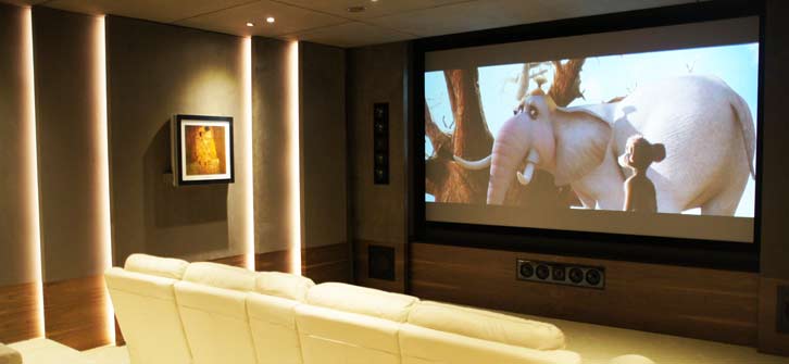 kino domowe projektory ekrany